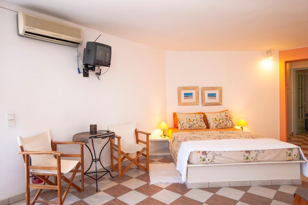 Emily'S Suites Adamantas  Exteriér fotografie