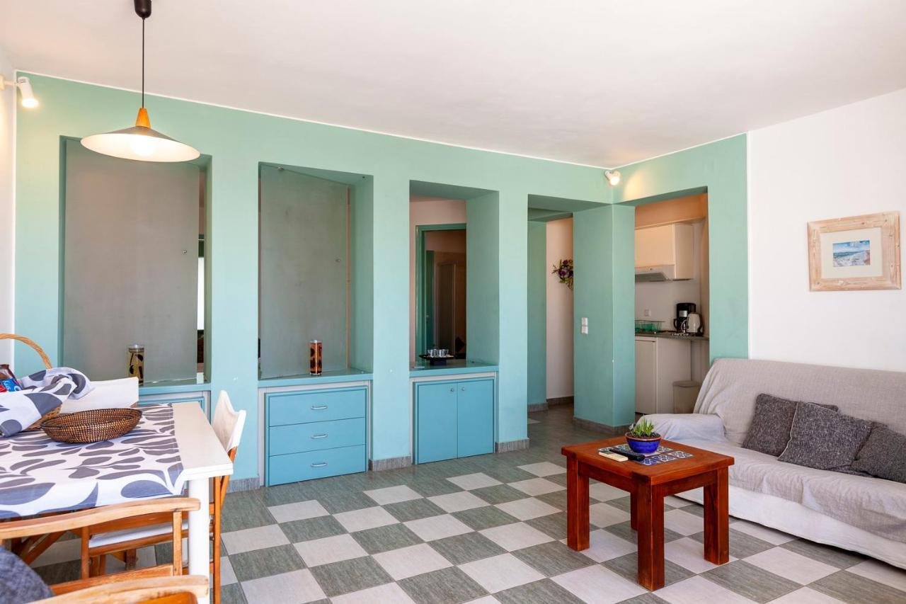 Emily'S Suites Adamantas  Exteriér fotografie