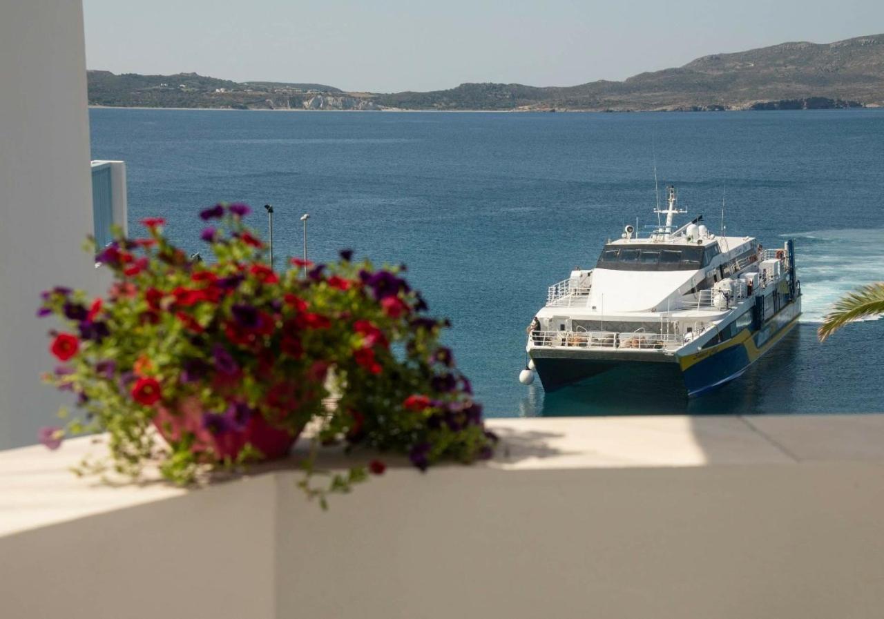Emily'S Suites Adamantas  Exteriér fotografie
