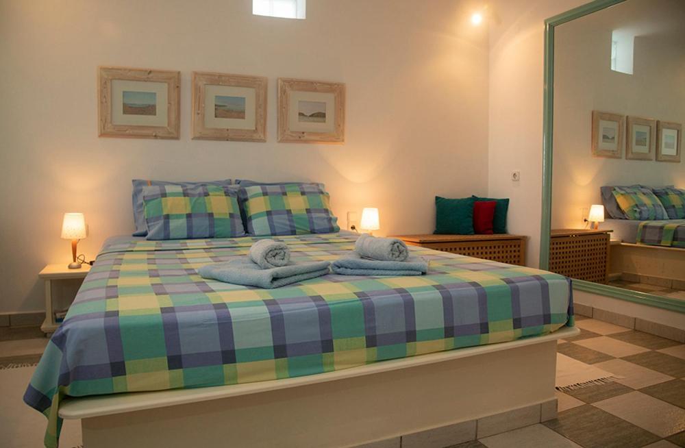 Emily'S Suites Adamantas  Exteriér fotografie